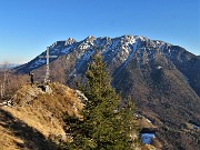 43 Alla croce del Monte Castello con vista in Alben